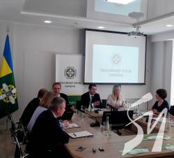Молодість і пенсія - як на долоні Молодість і пенсія - як на долоні